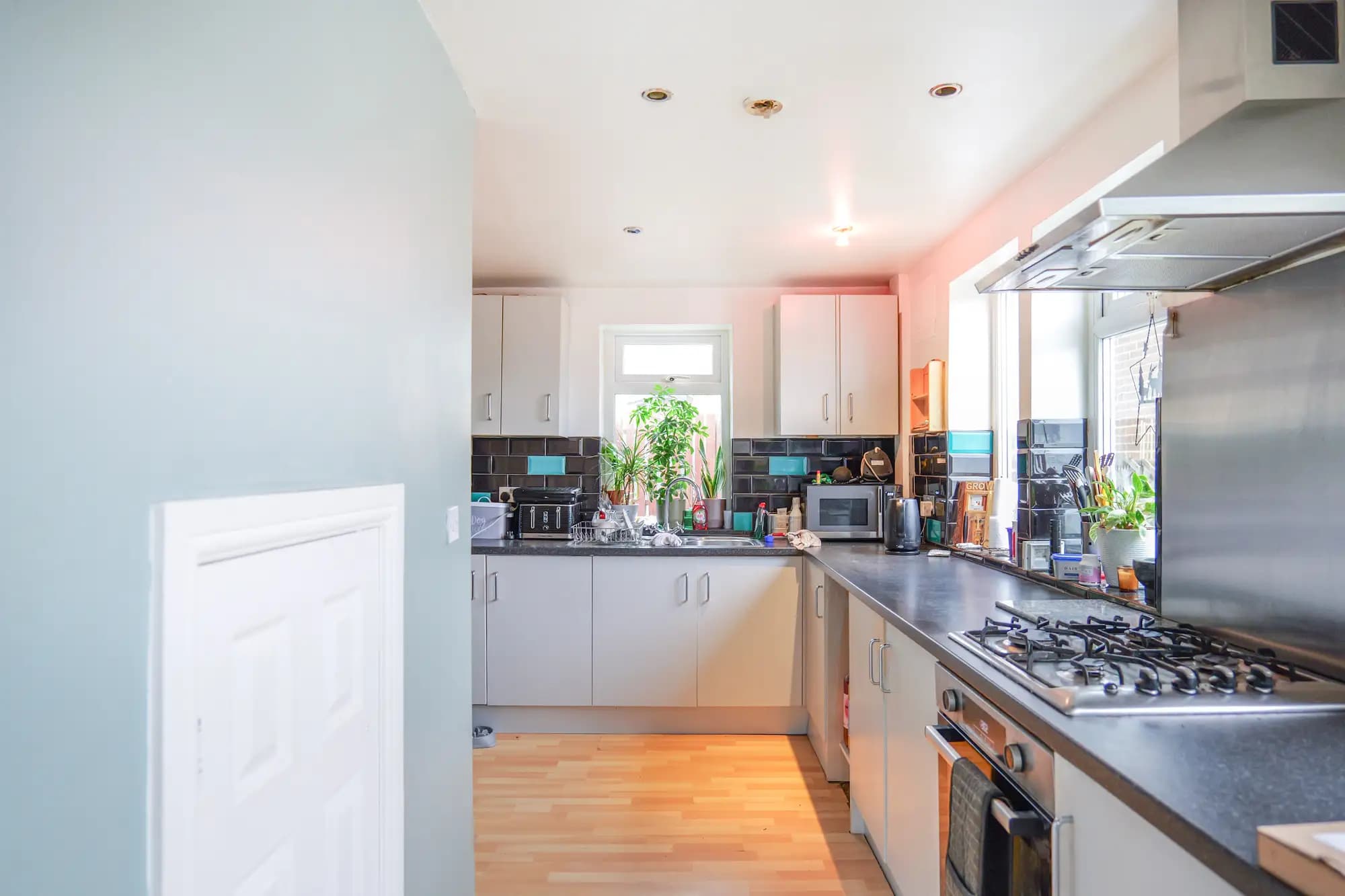 property photo 7 of 16