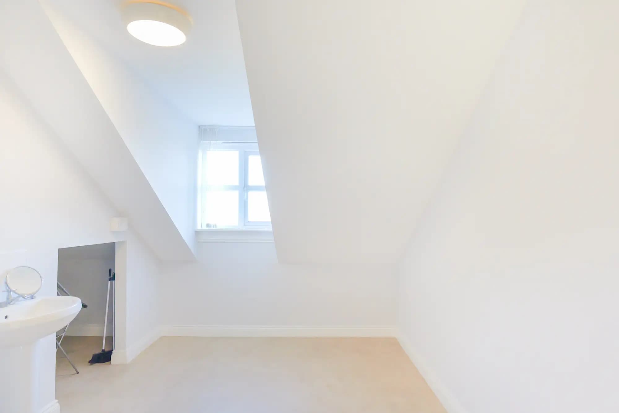 property photo 7 of 28