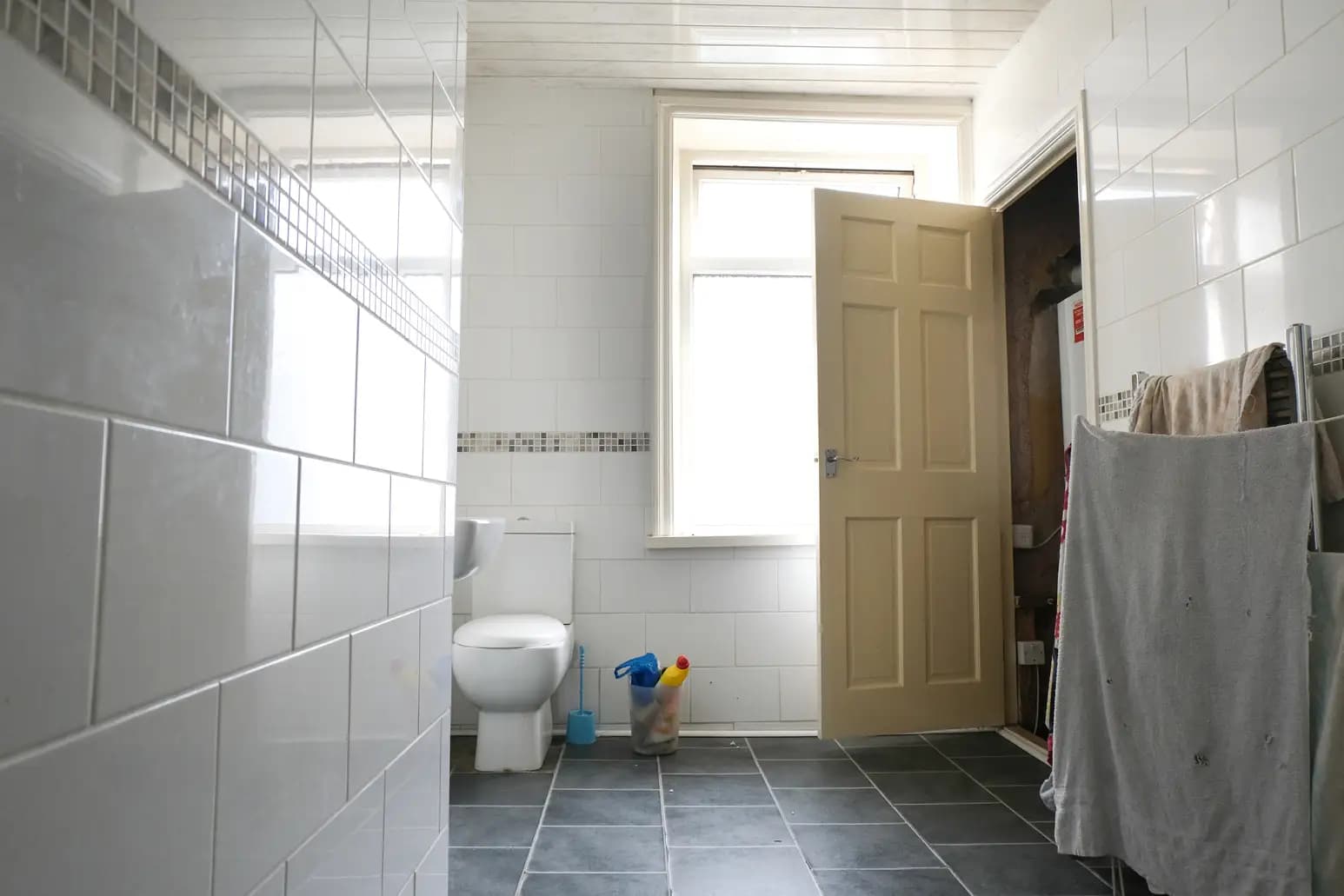 property photo 5 of 18