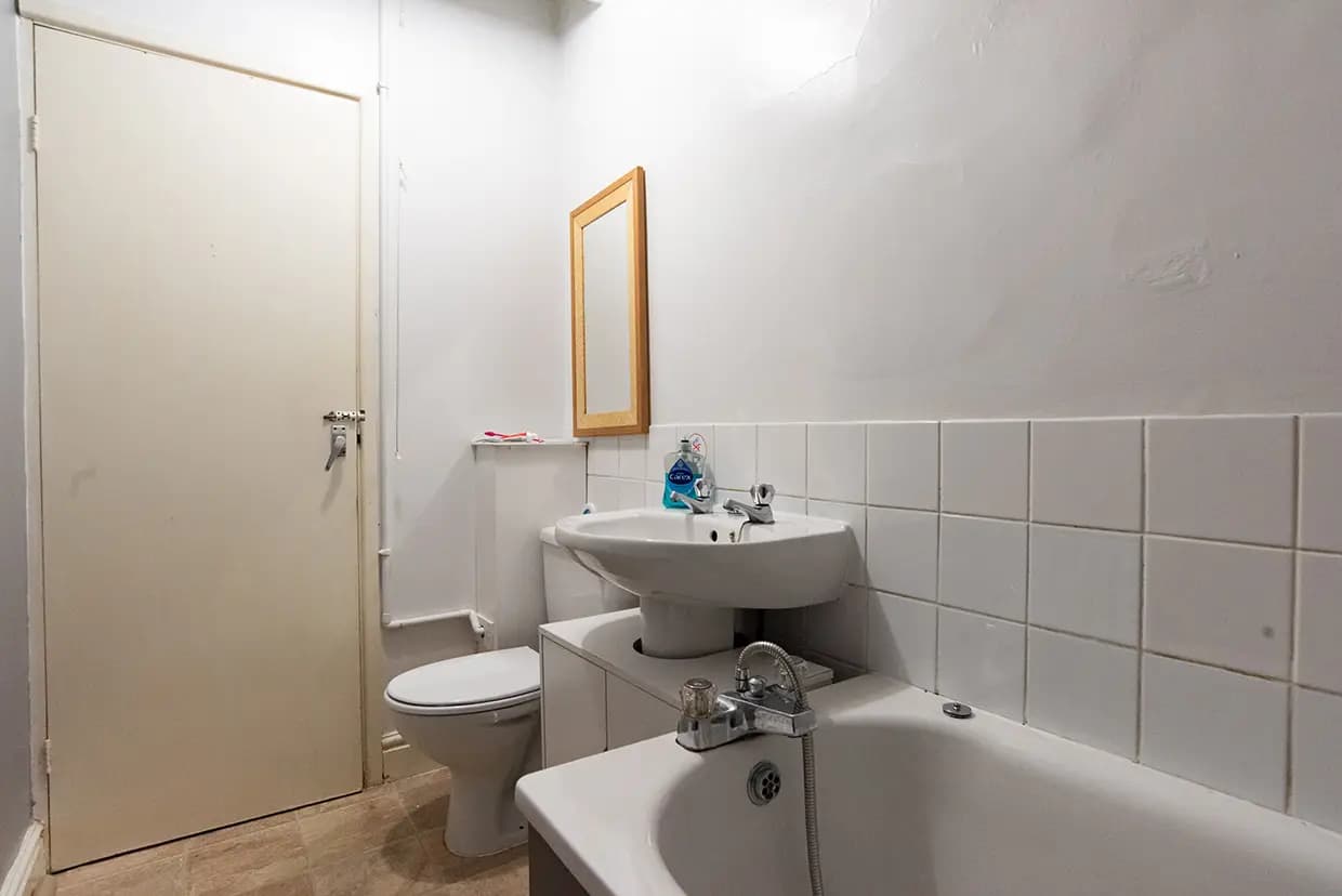property photo 8 of 23