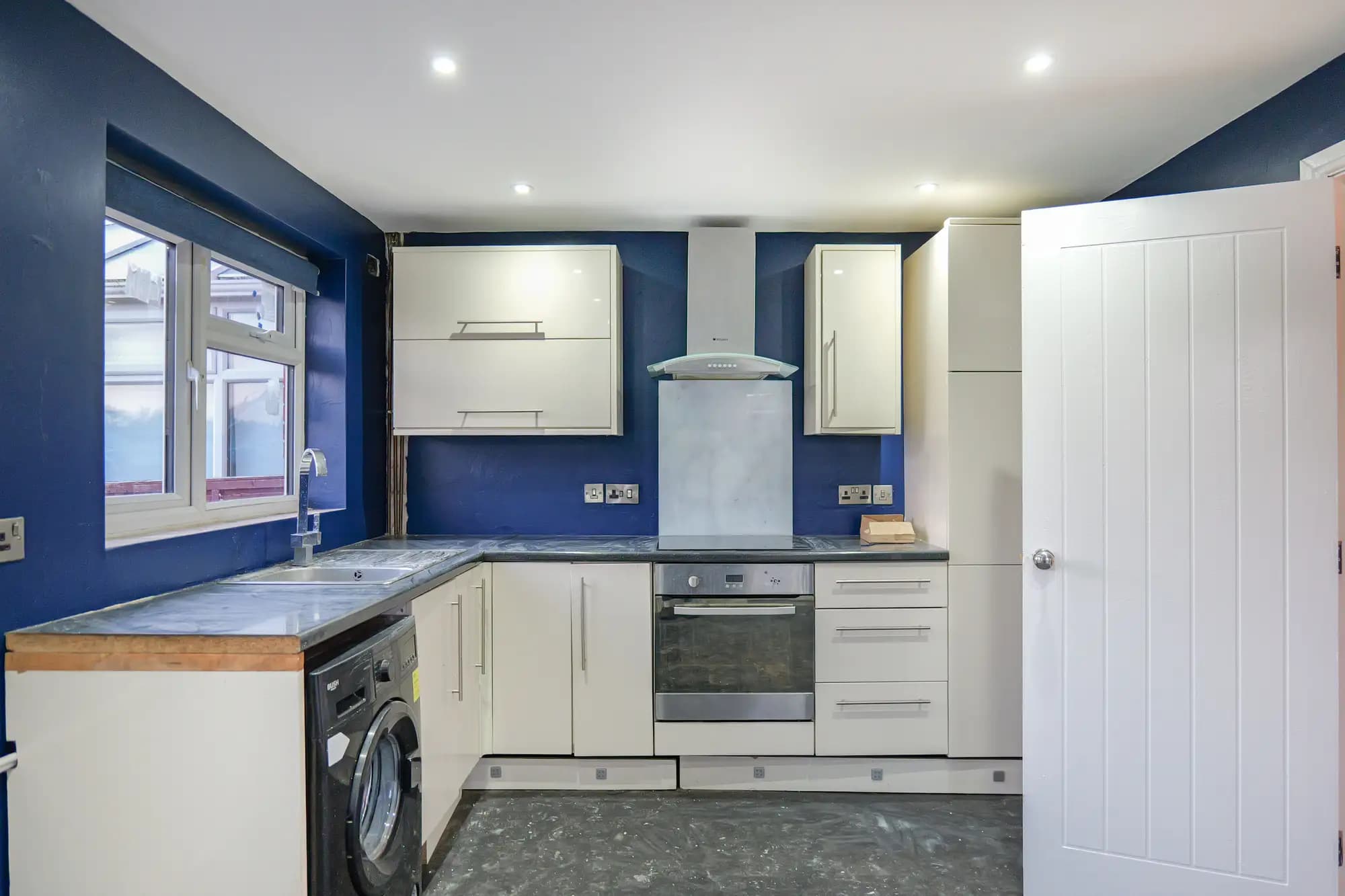 property photo 5 of 16