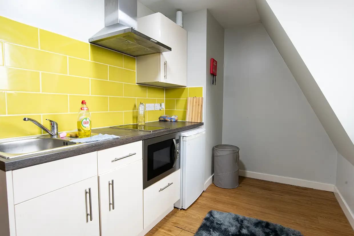 property photo 6 of 16