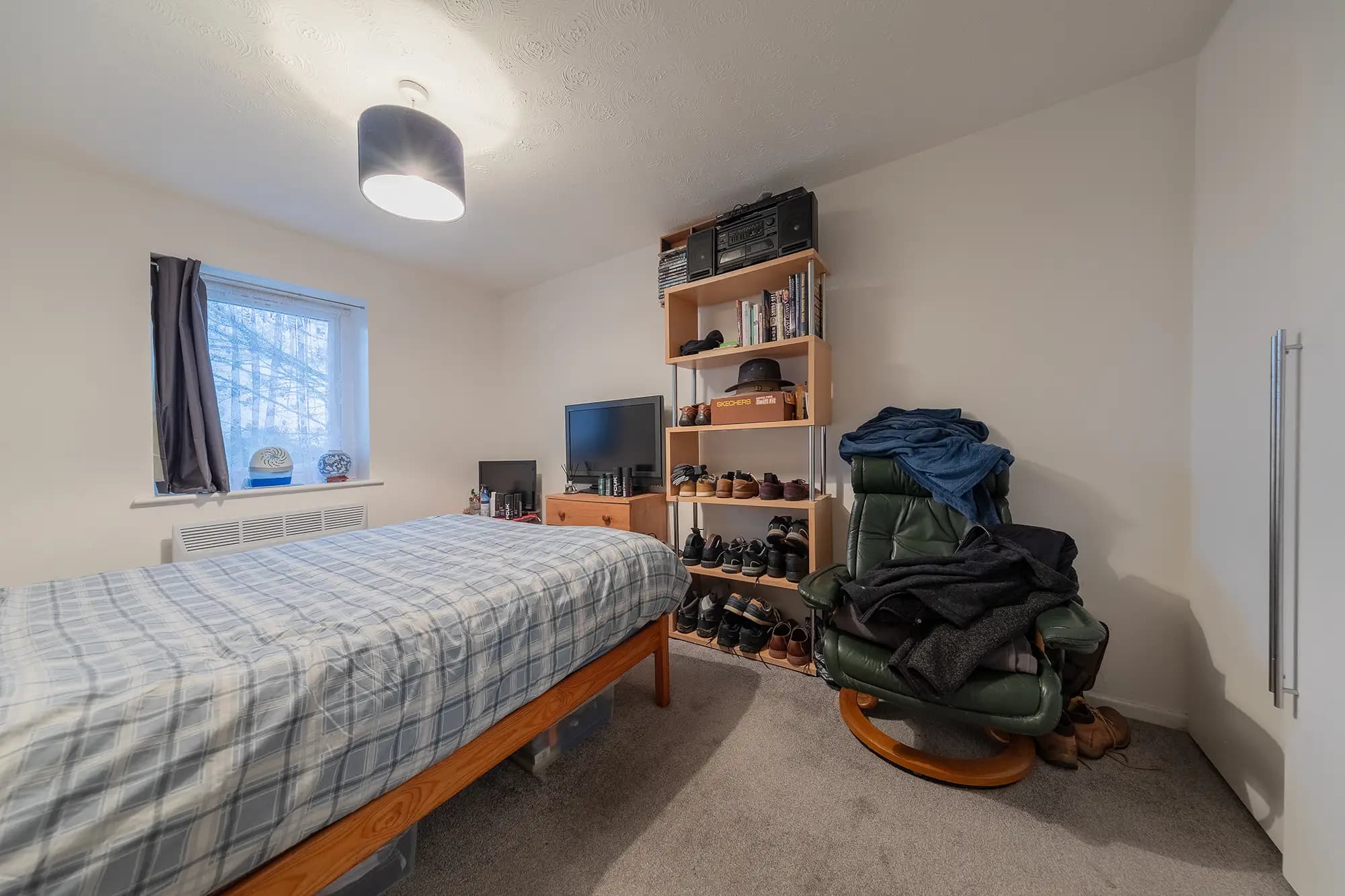 property photo 10 of 17