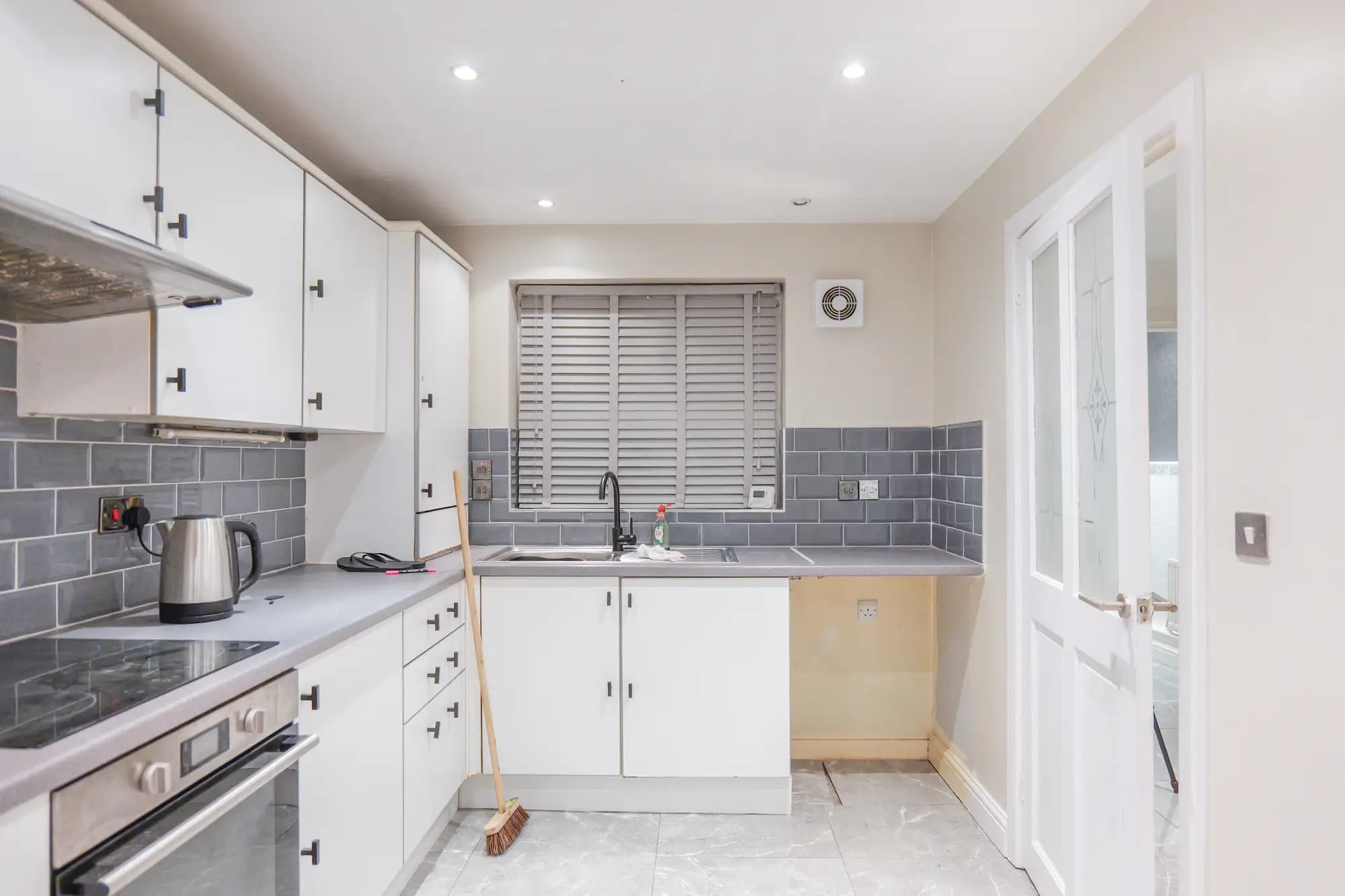 property photo 6 of 23