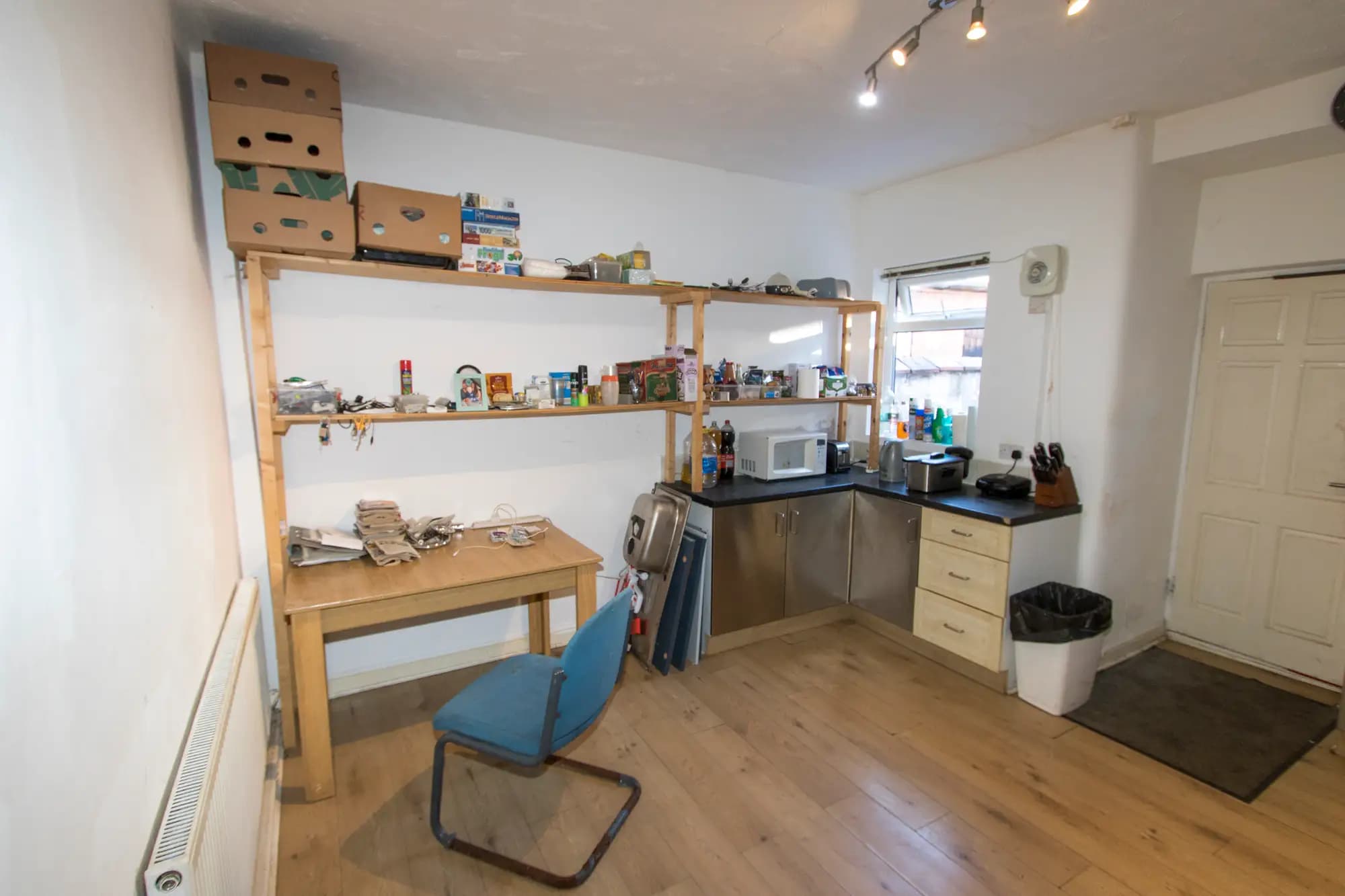 property photo 5 of 21