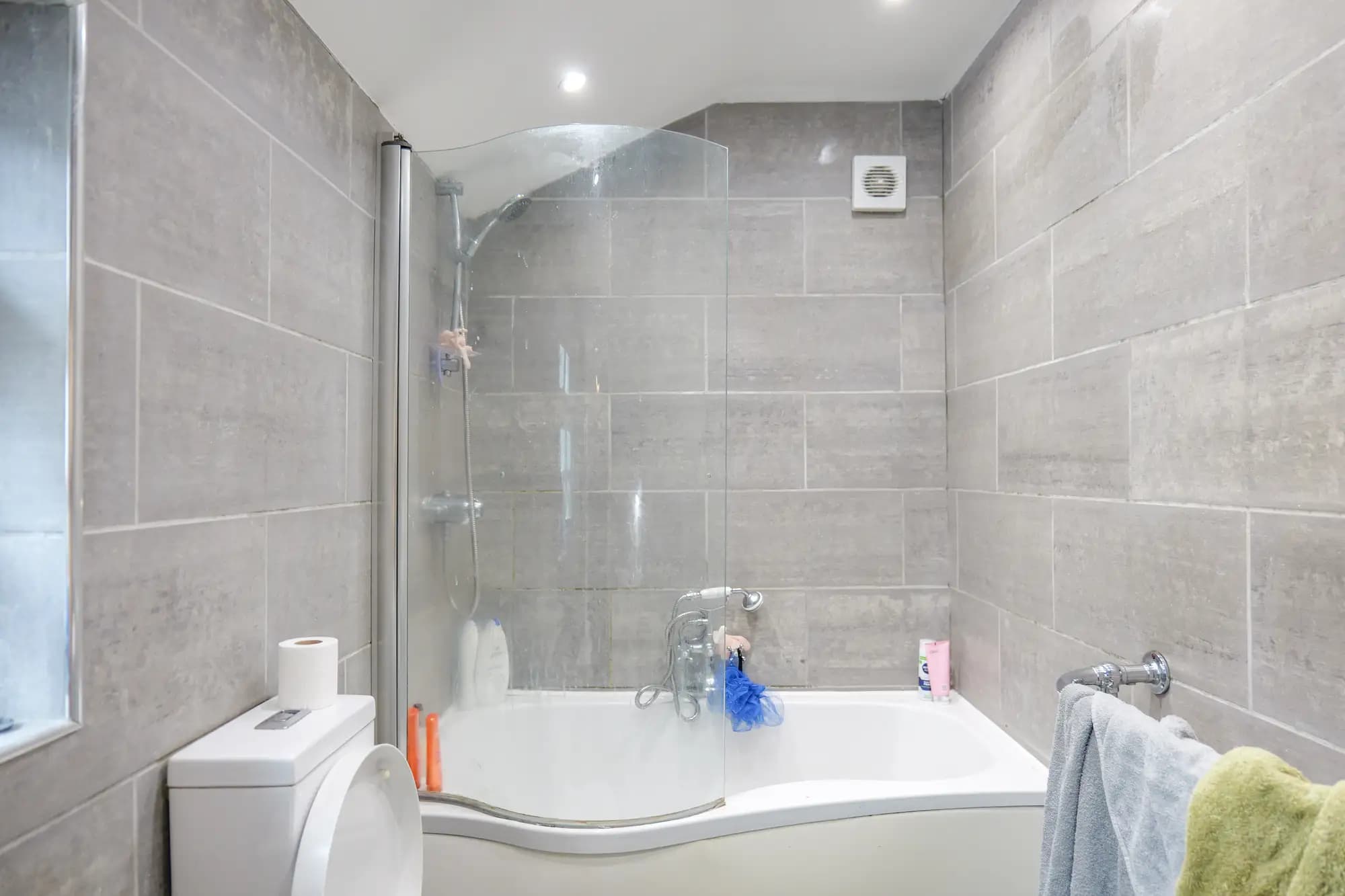 property photo 6 of 13