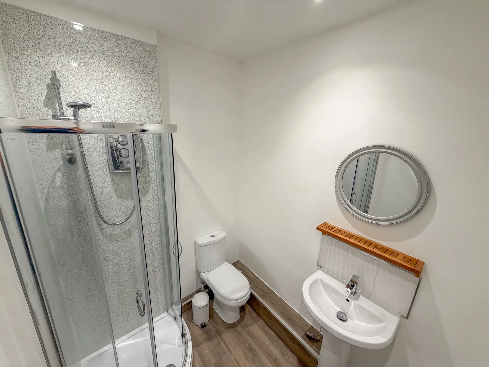 property photo 6 of 15