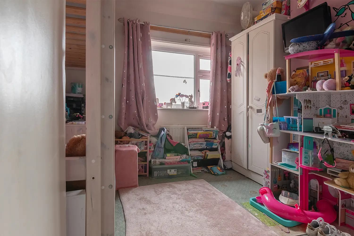 property photo 19 of 25