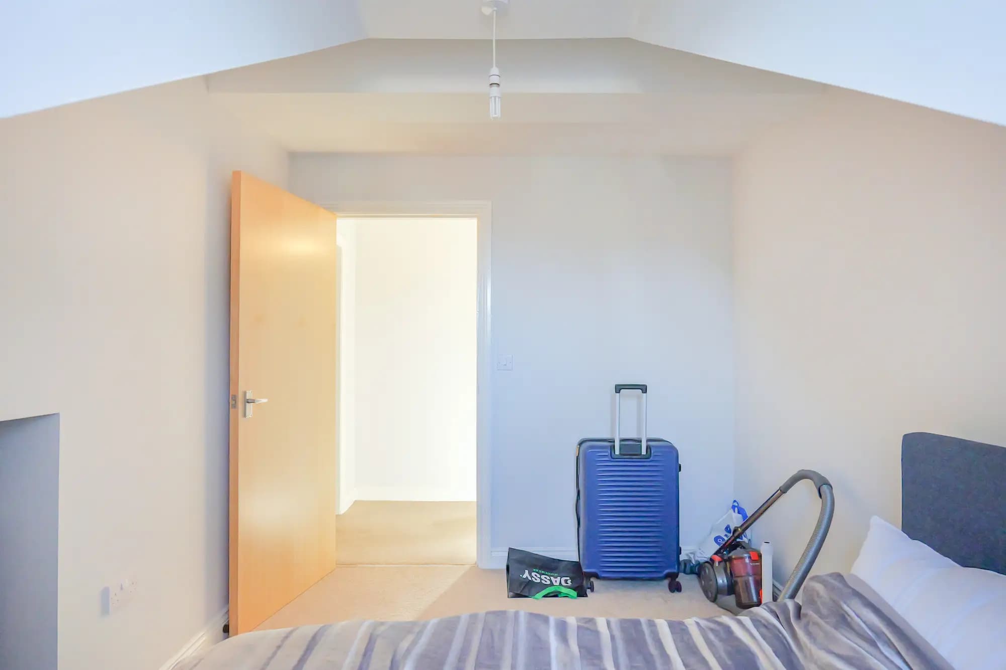 property photo 8 of 28