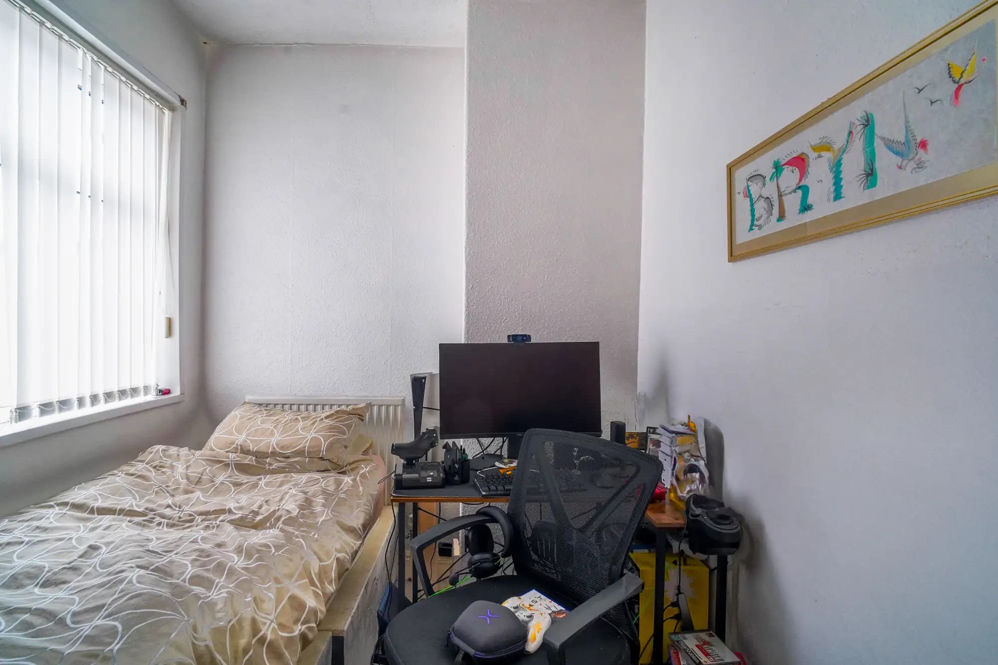 property photo 10 of 17