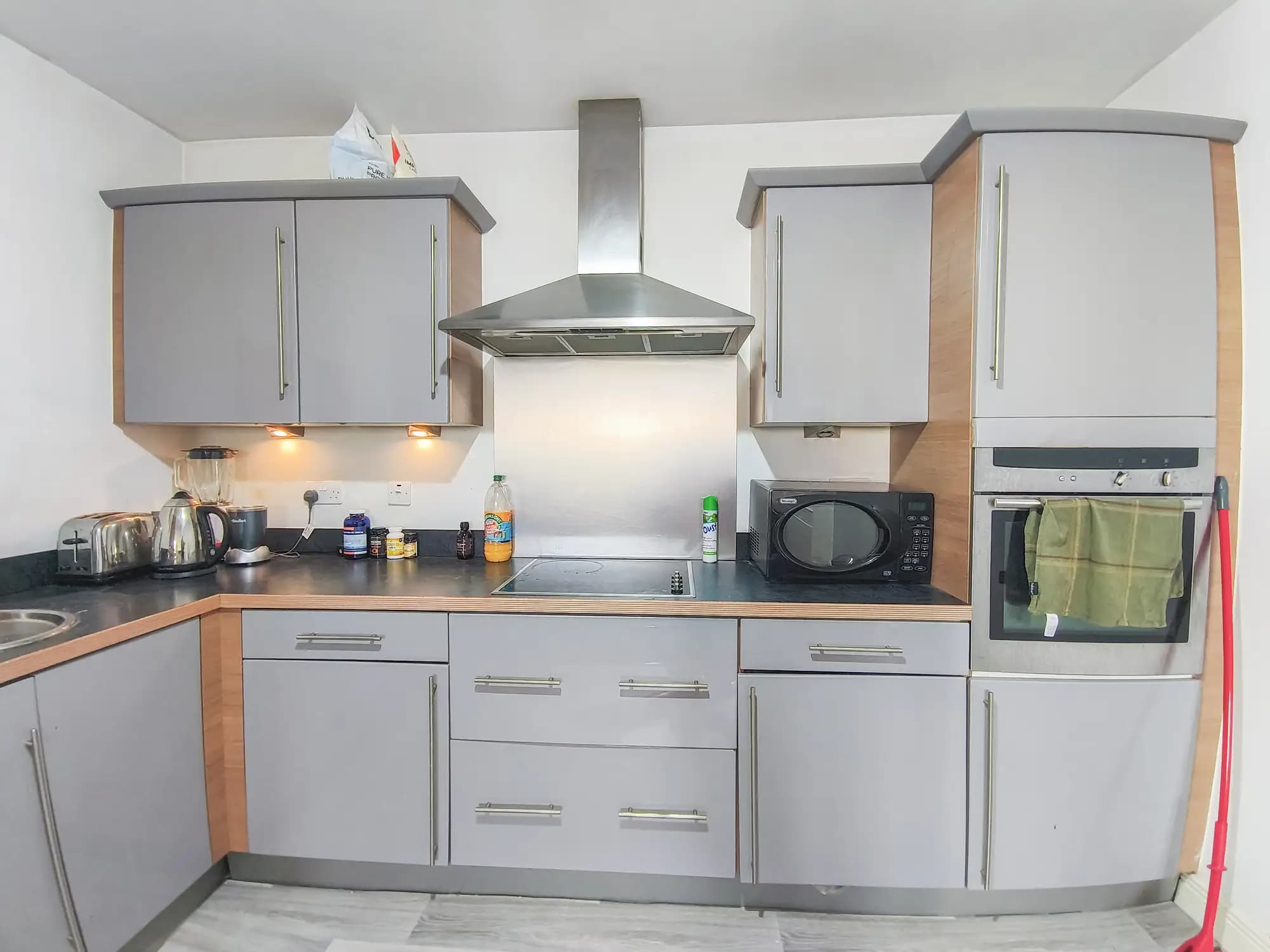 property photo 5 of 11