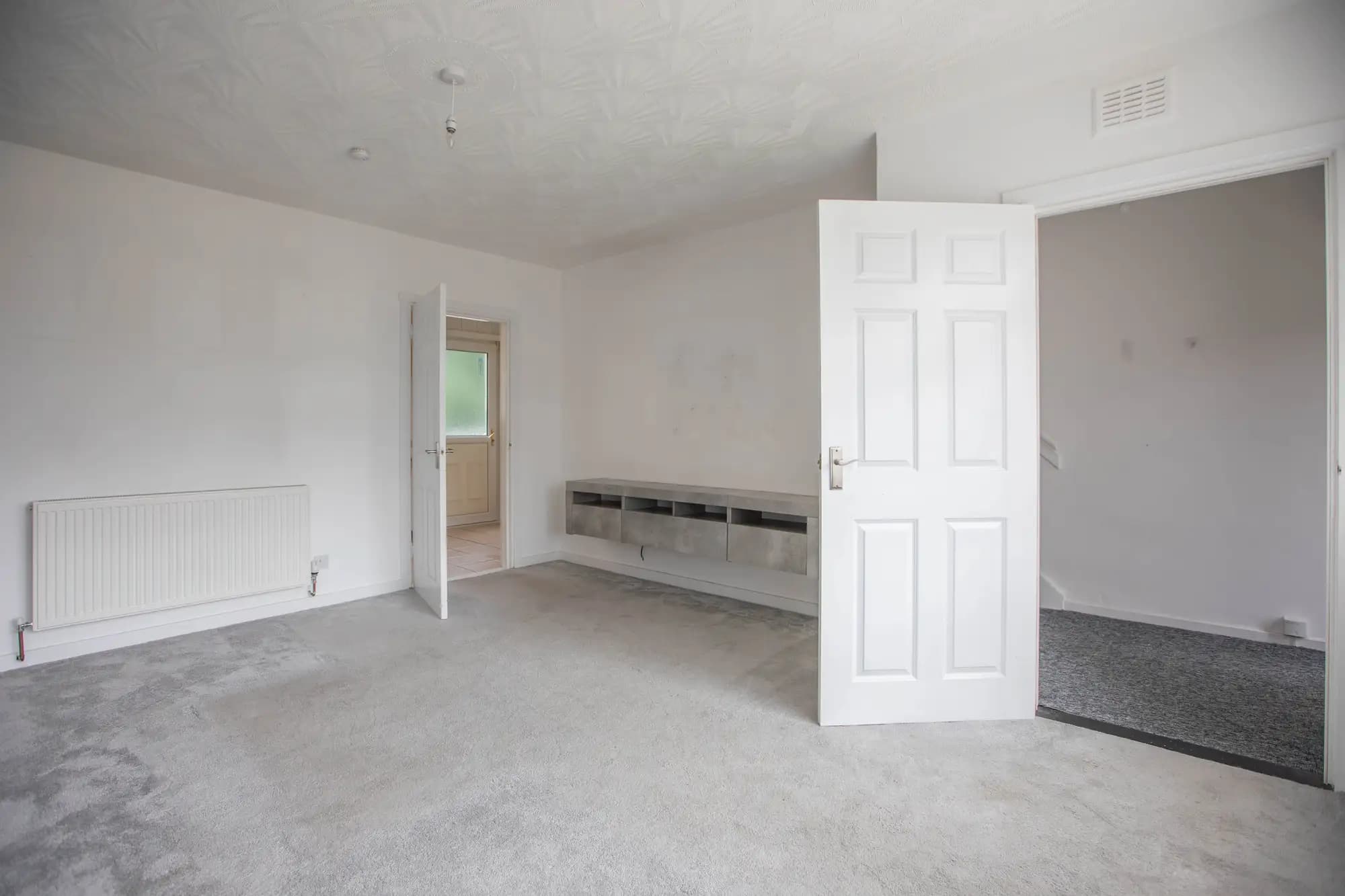 property photo 4 of 26