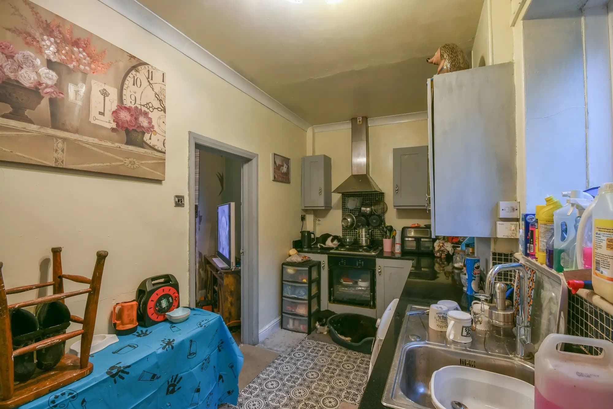 property photo 4 of 13