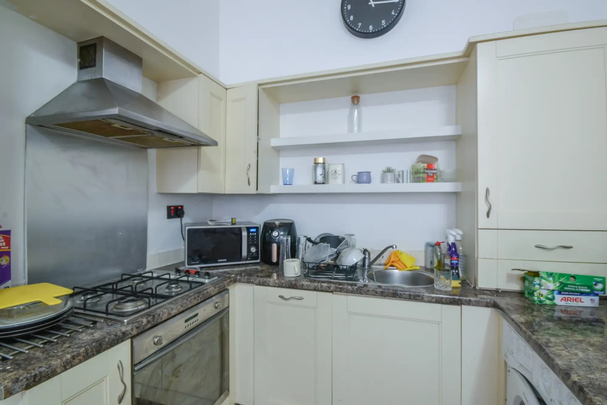 property photo 5 of 15