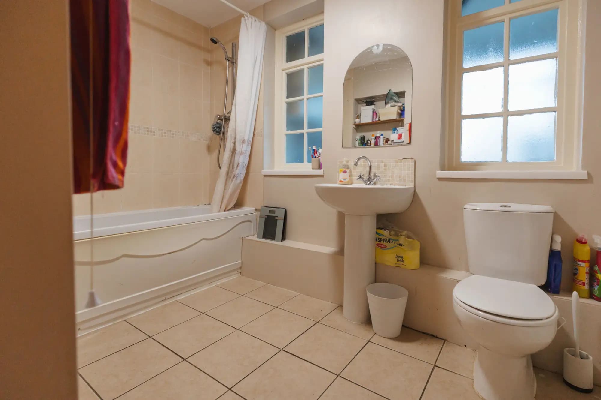property photo 8 of 20