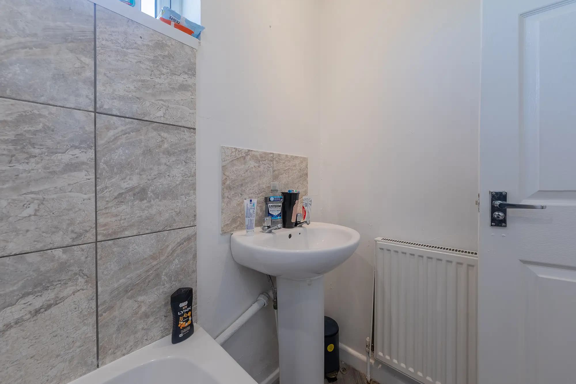 property photo 9 of 17