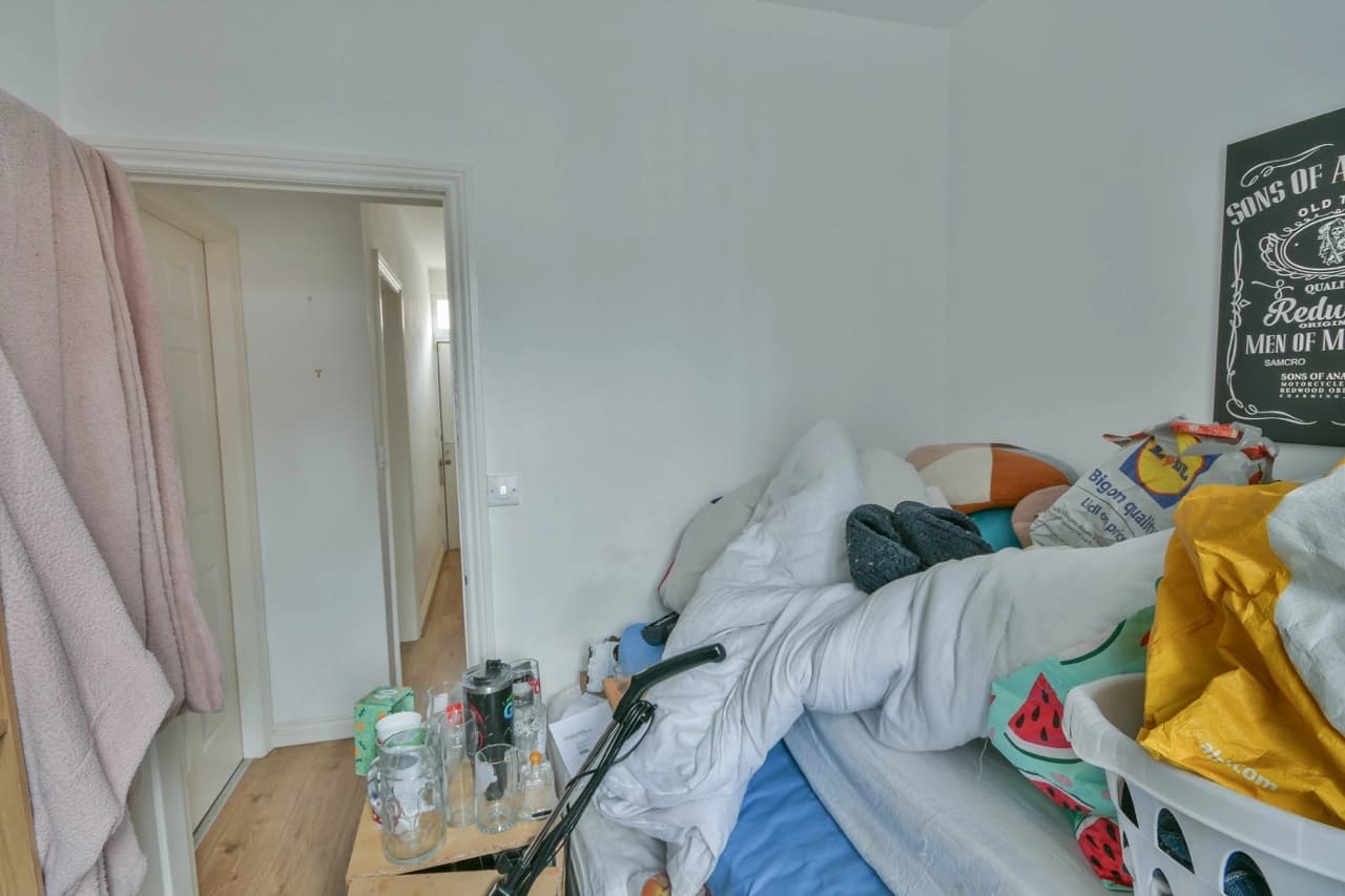 property photo 13 of 18