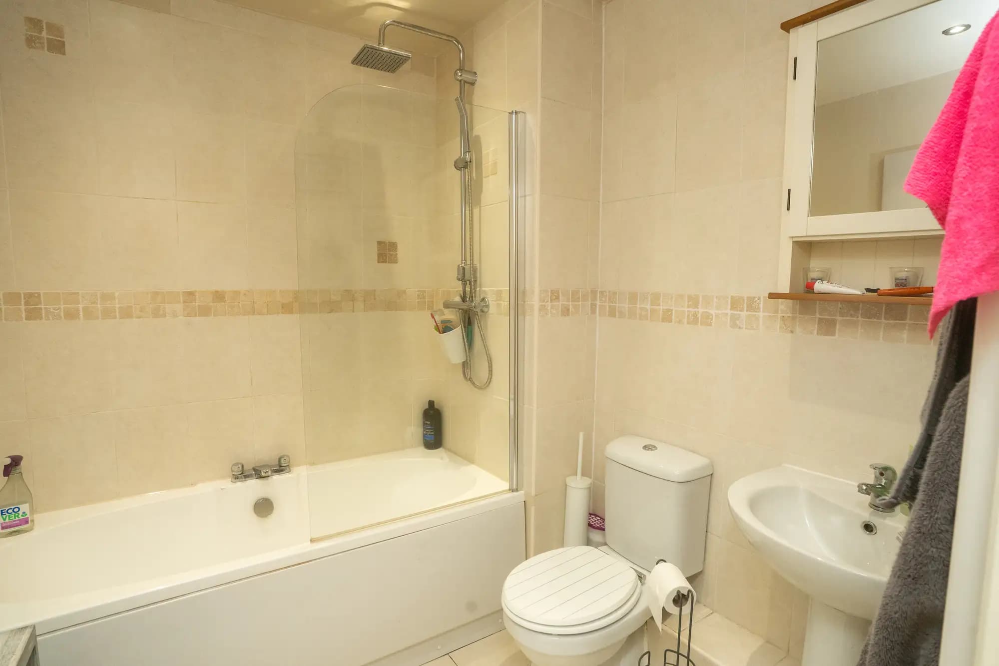 property photo 8 of 16