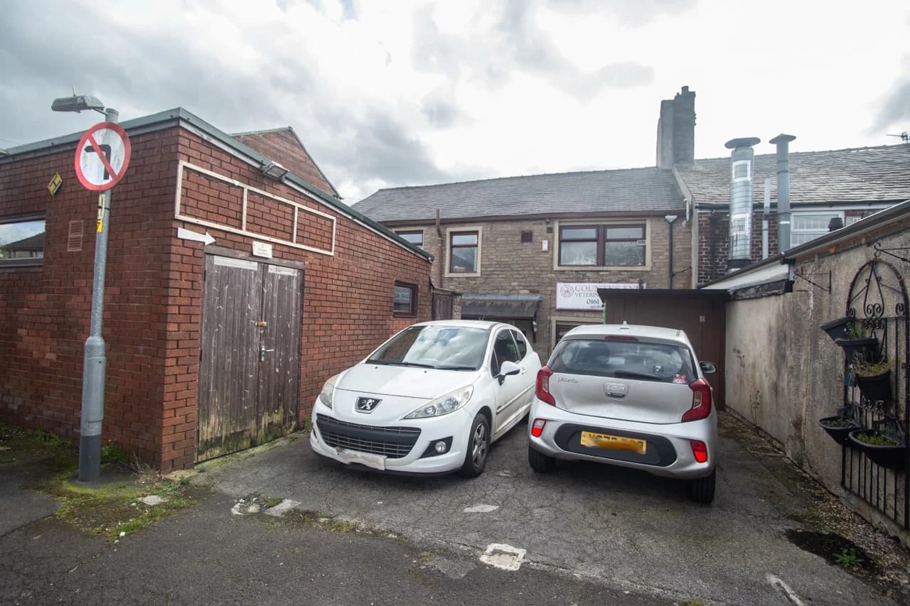 property photo 15 of 33