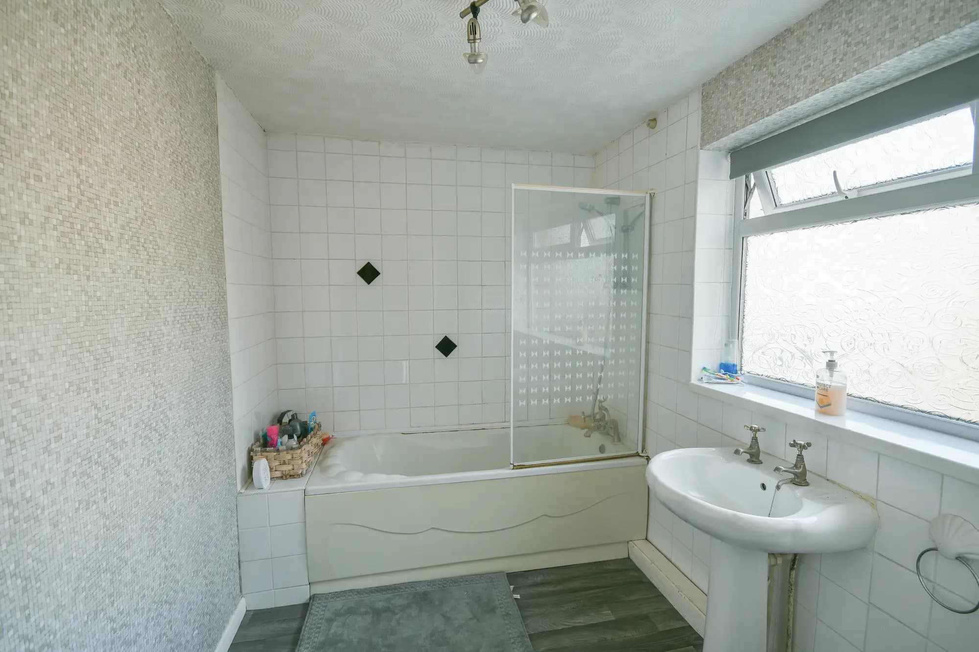 property photo 10 of 23