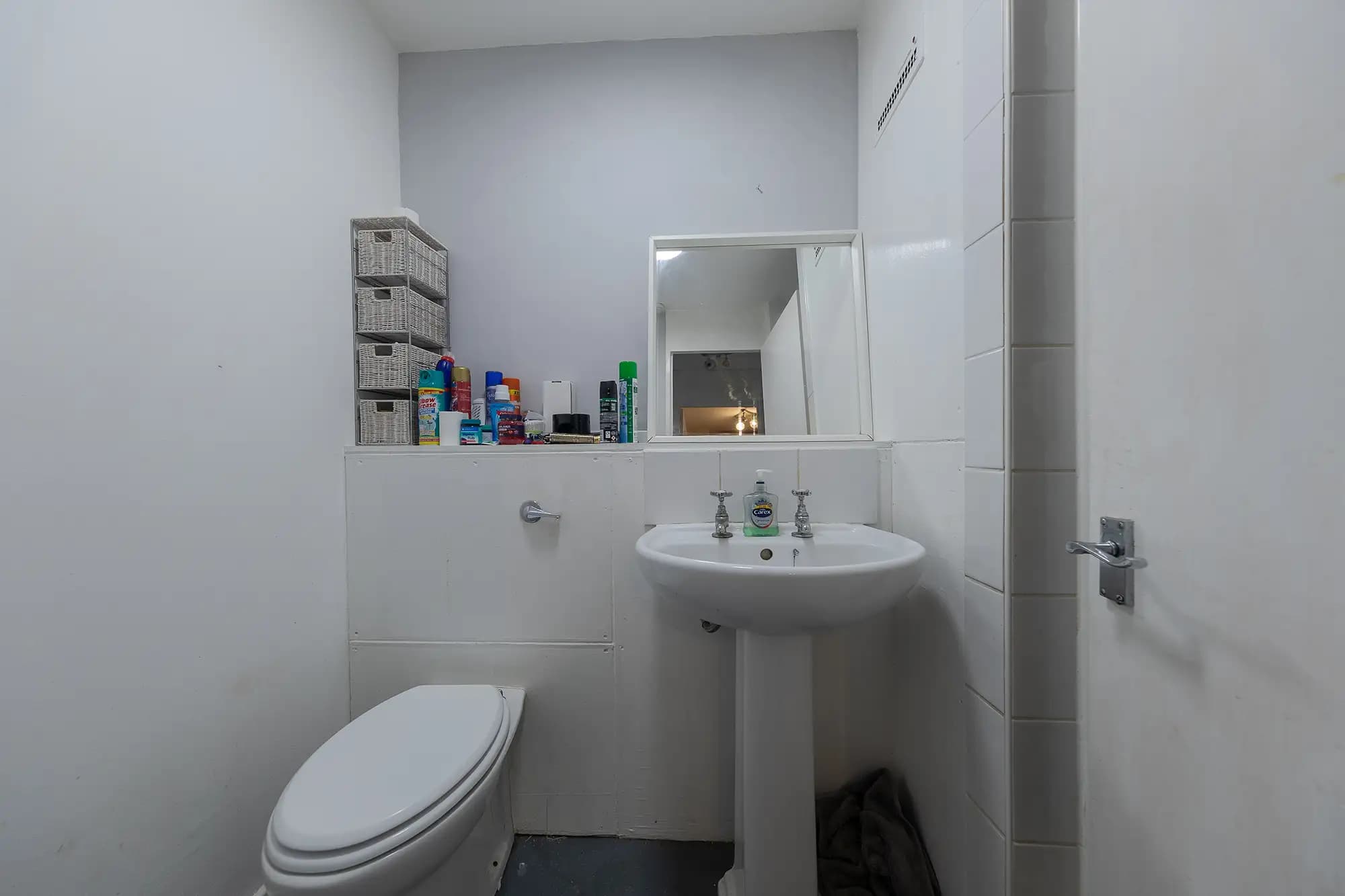 property photo 5 of 10