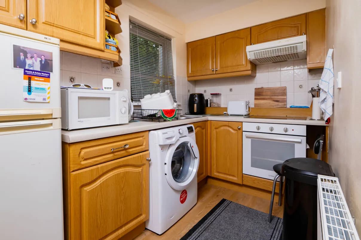 property photo 5 of 19