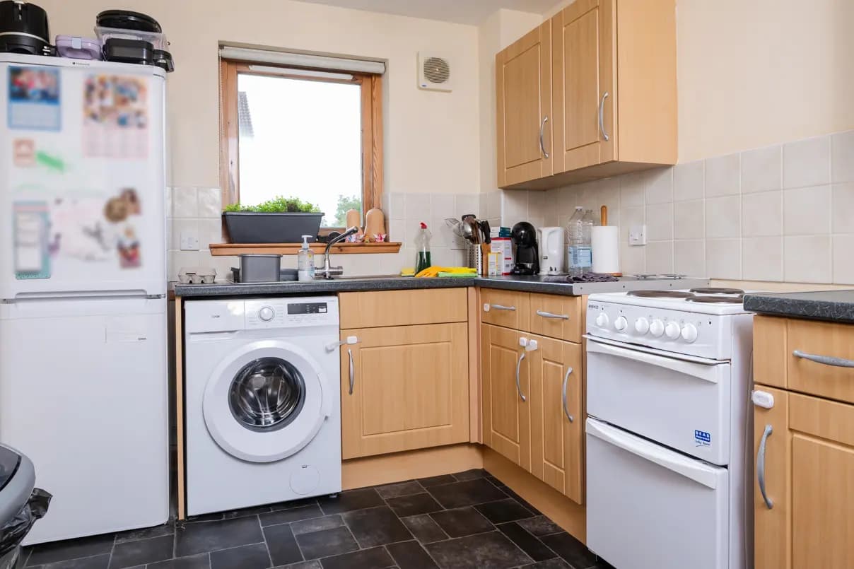 property photo 5 of 17