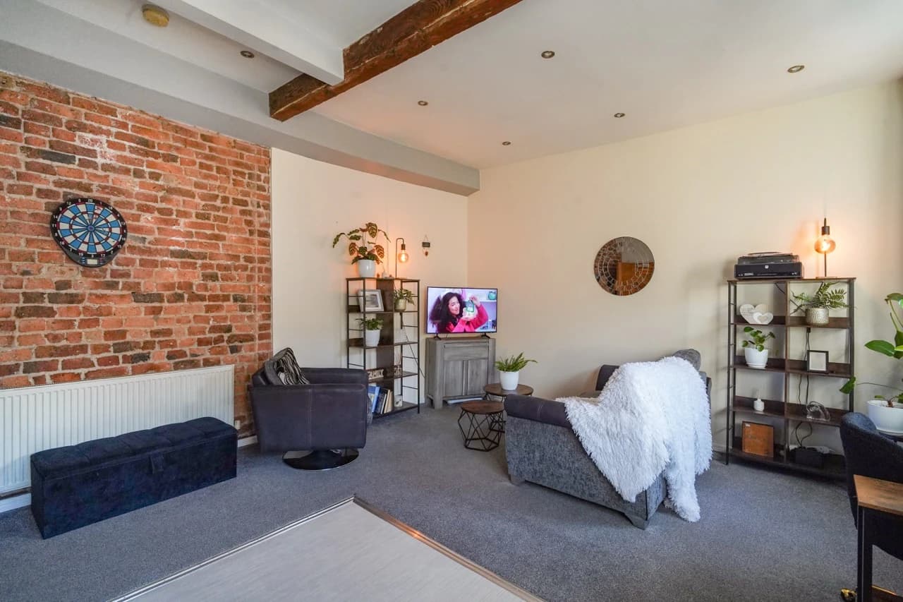 property photo 5 of 56