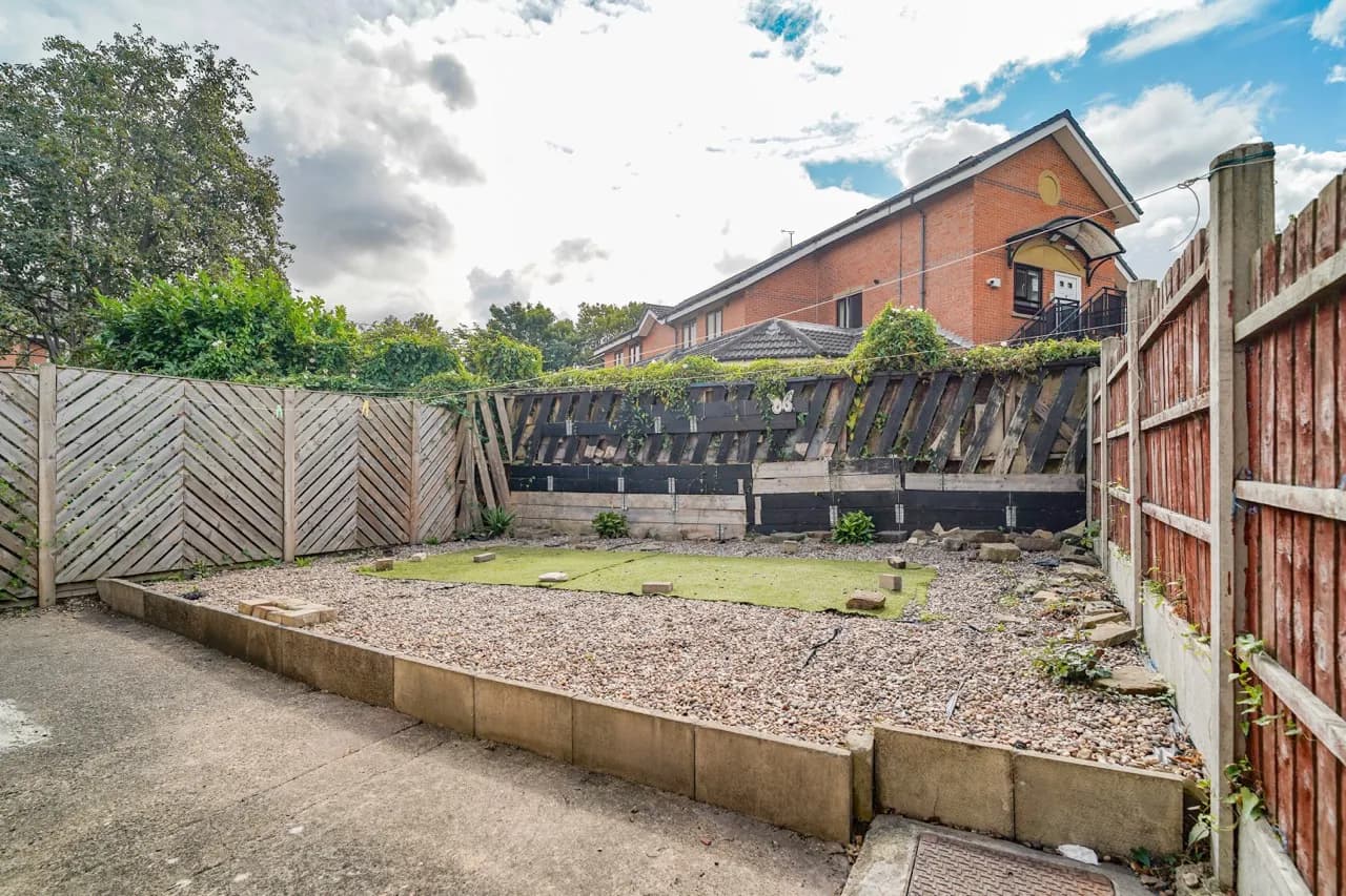property photo 18 of 19