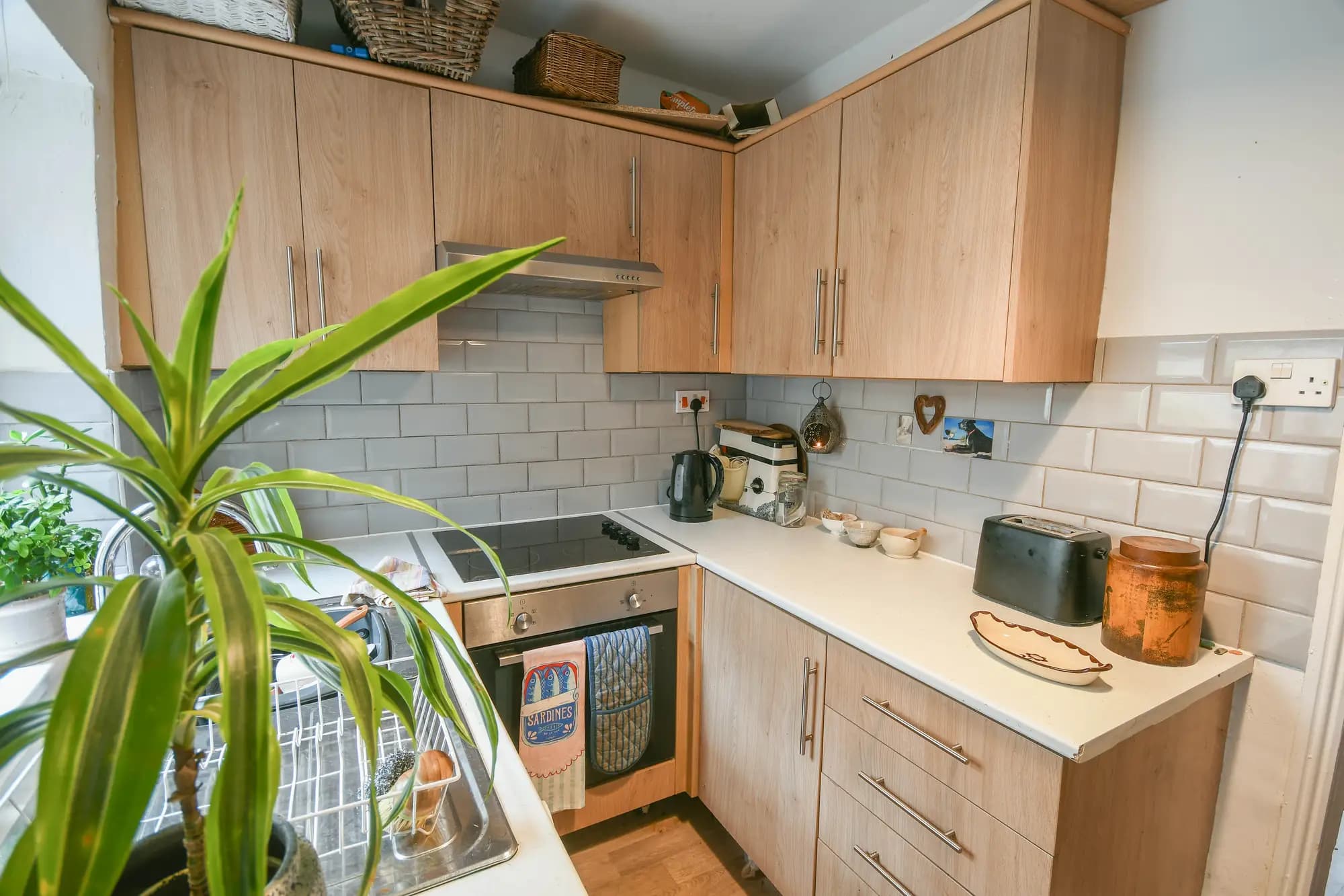 property photo 6 of 18