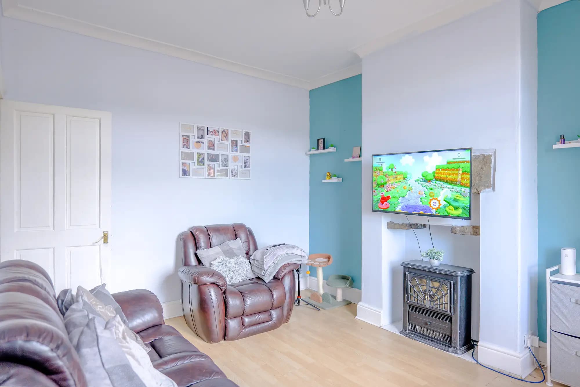 property photo 3 of 20