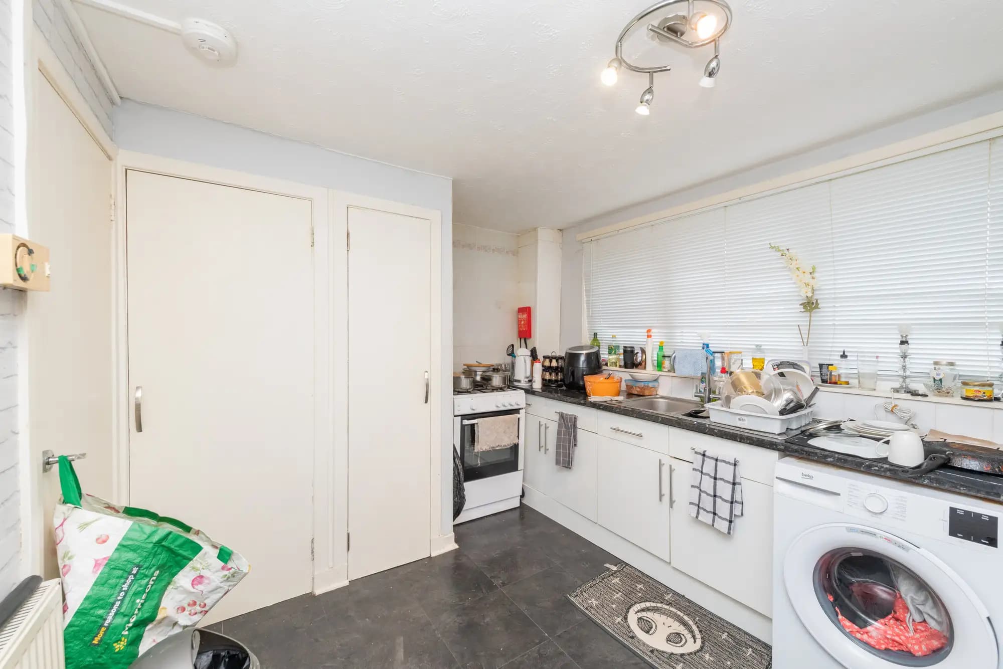 property photo 6 of 16