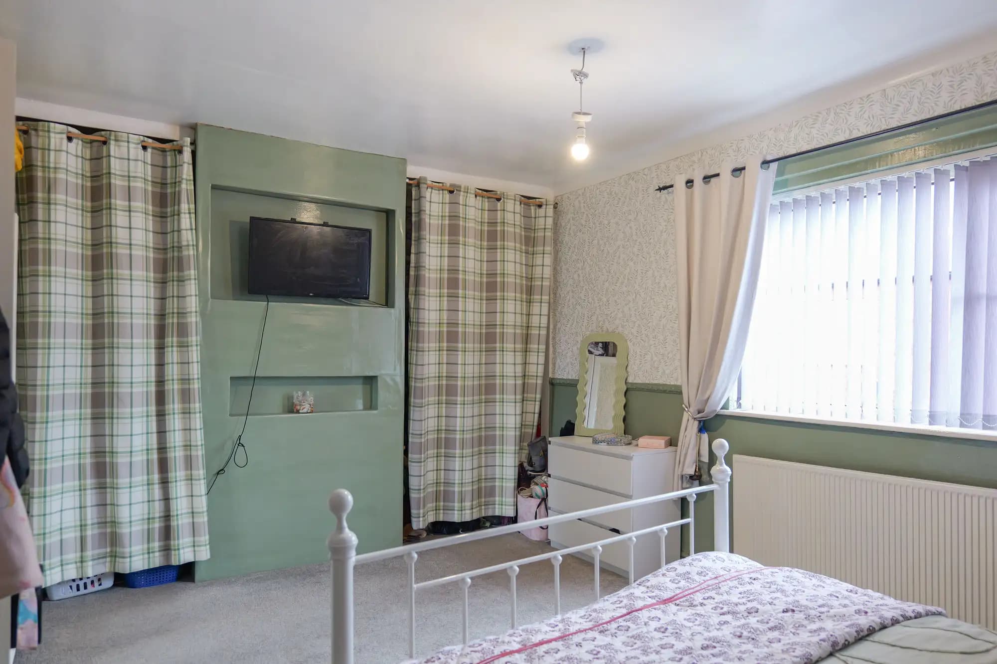 property photo 18 of 27