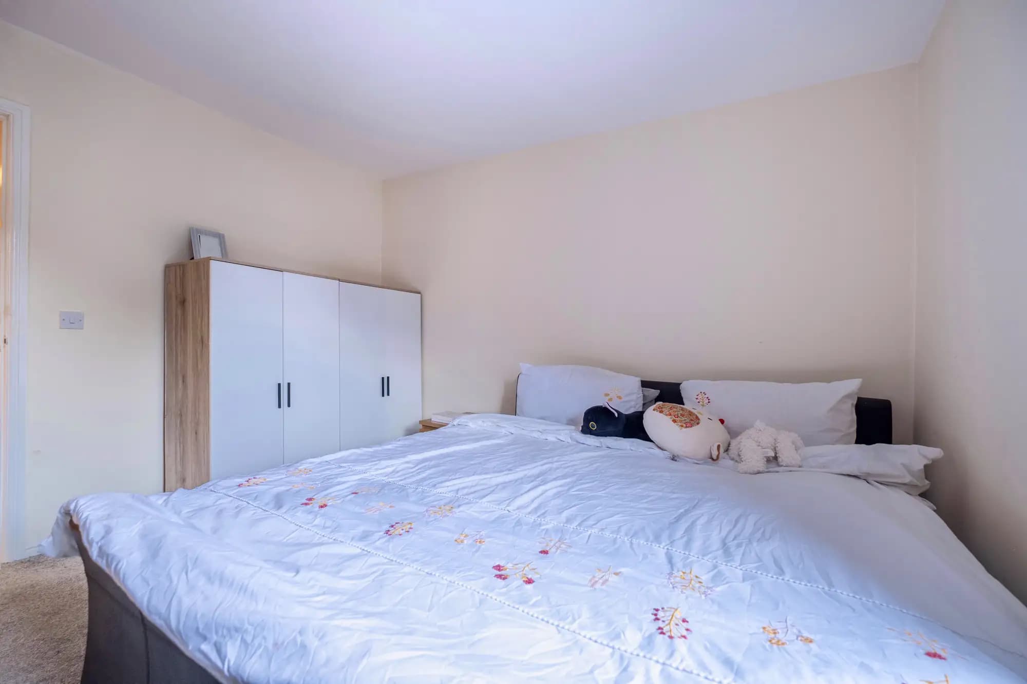 property photo 17 of 35