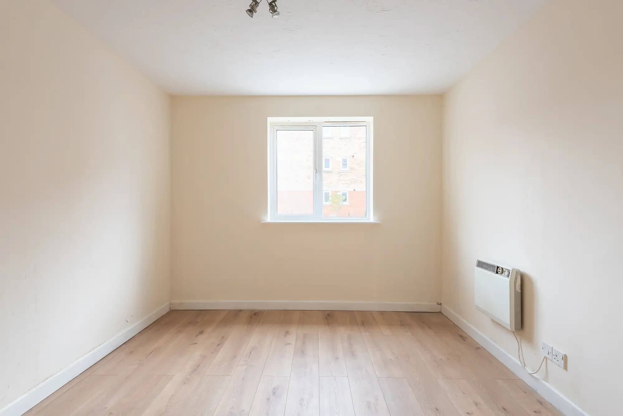 property photo 11 of 20