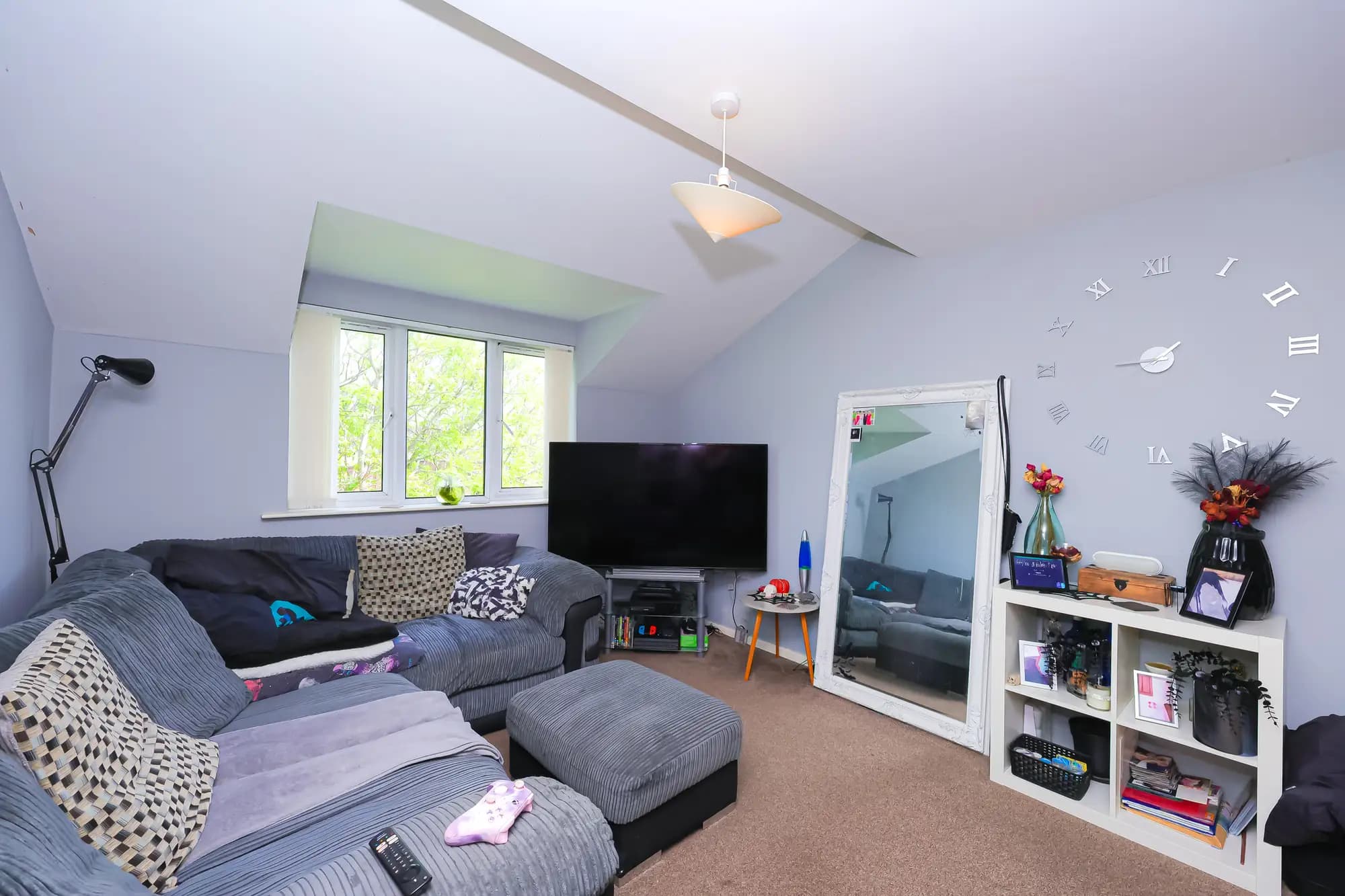 property photo 5 of 25