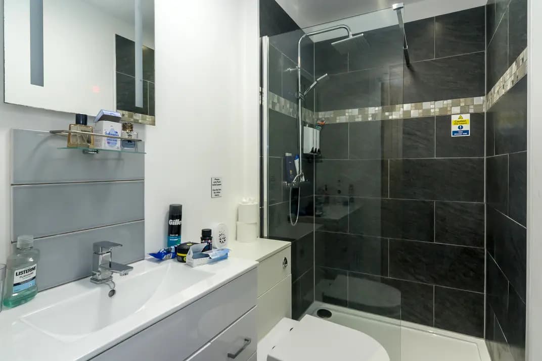 property photo 23 of 40