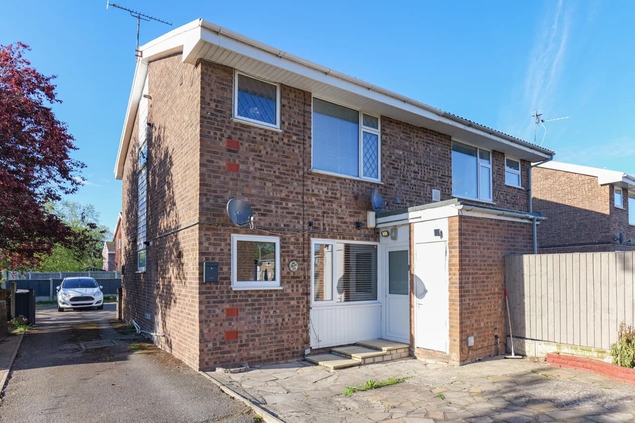 property photo 13 of 14