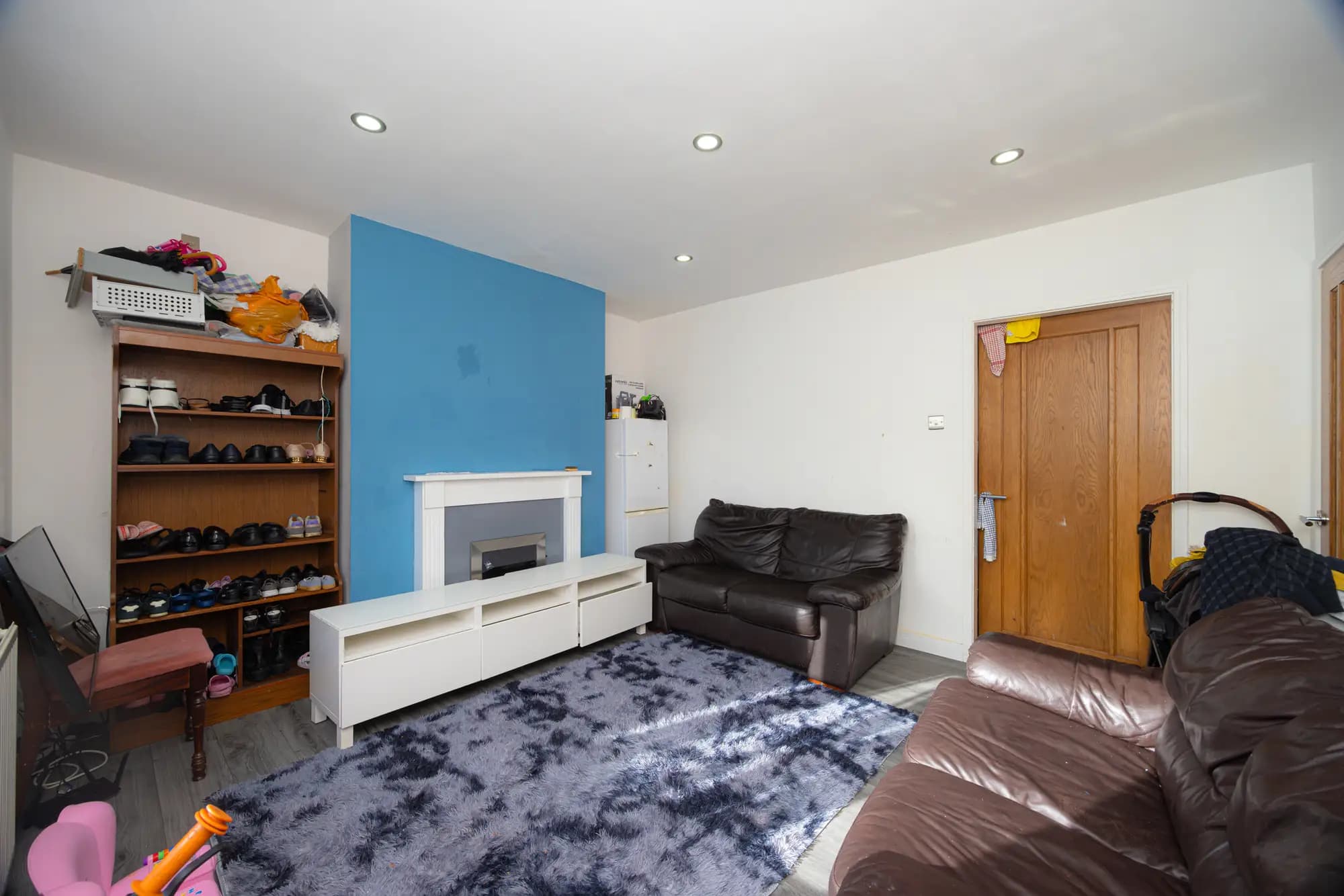 property photo 4 of 15