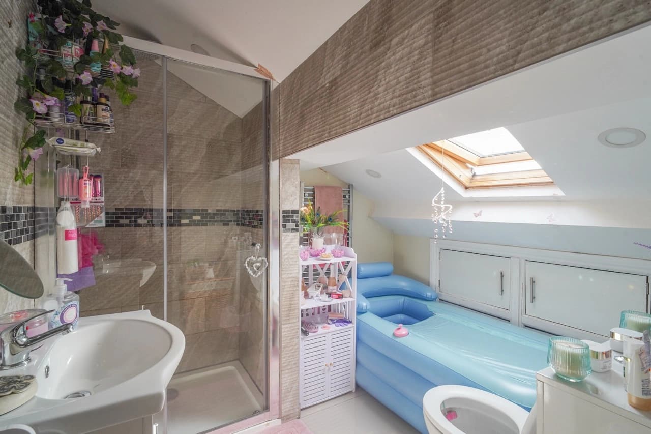 property photo 22 of 45
