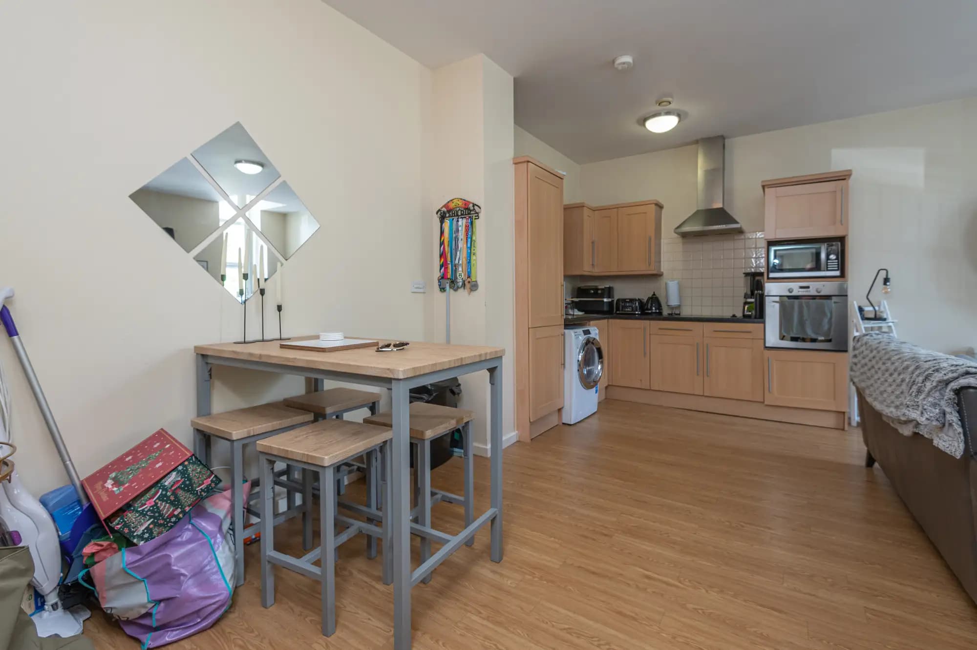 property photo 9 of 17