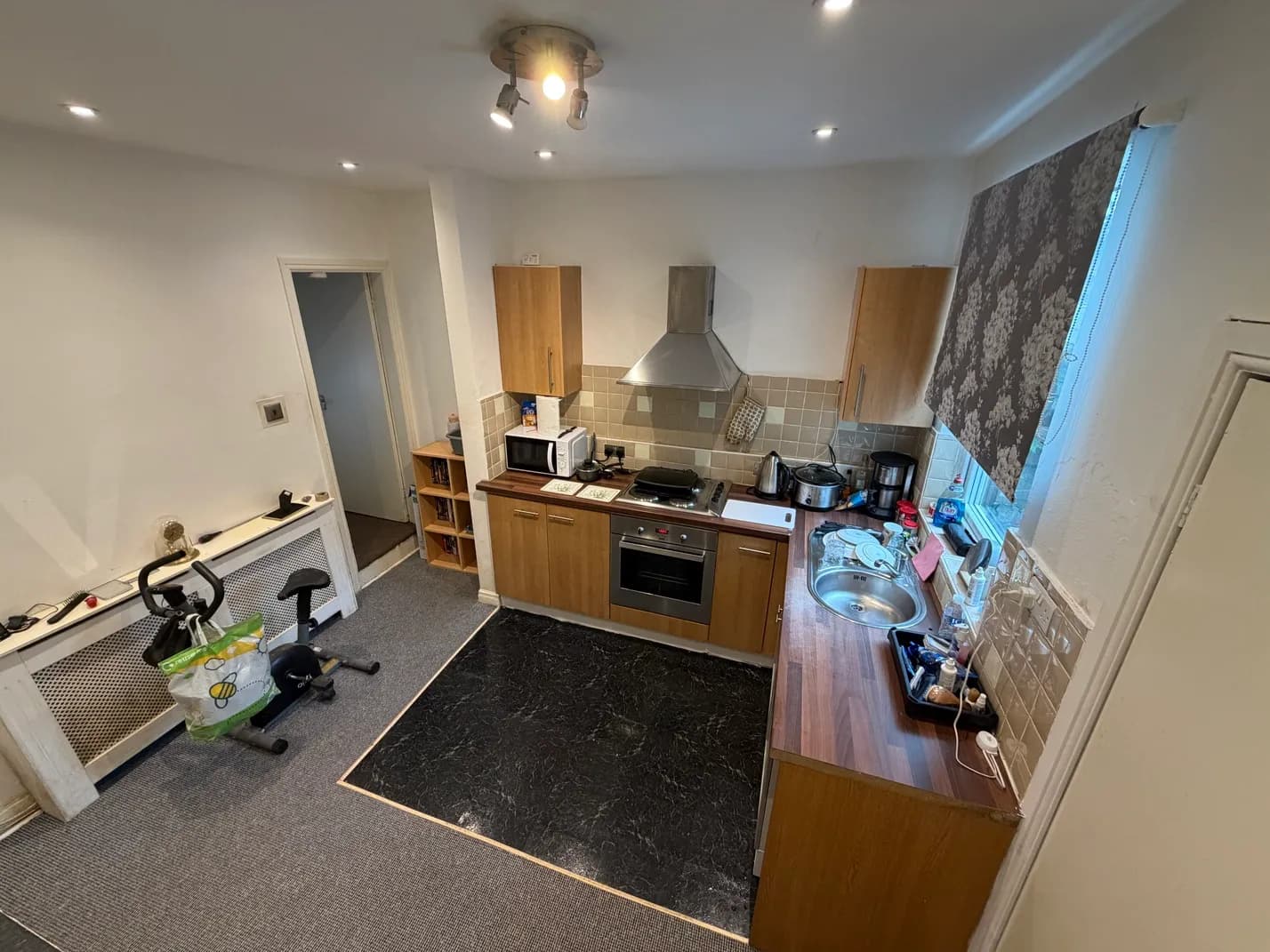 property photo 6 of 17