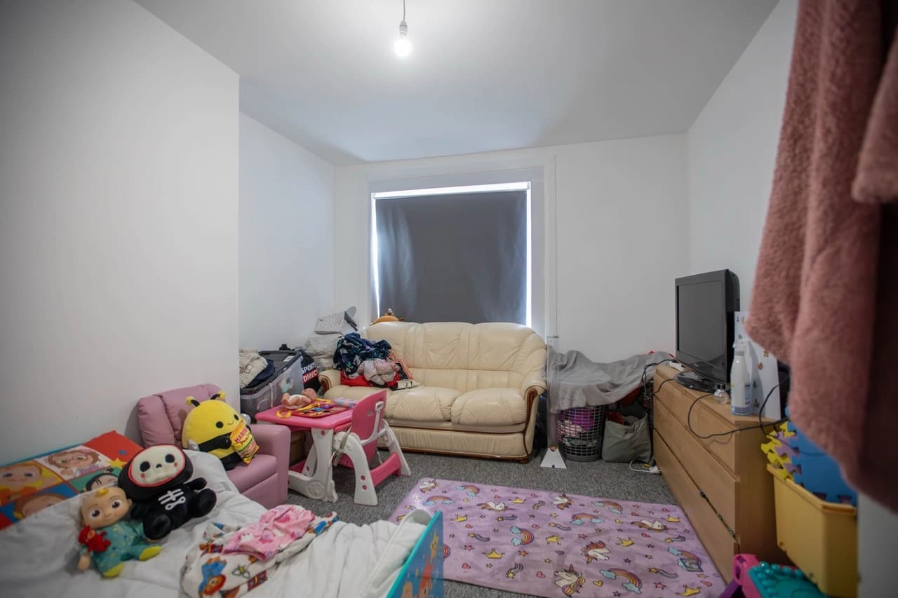 property photo 18 of 23