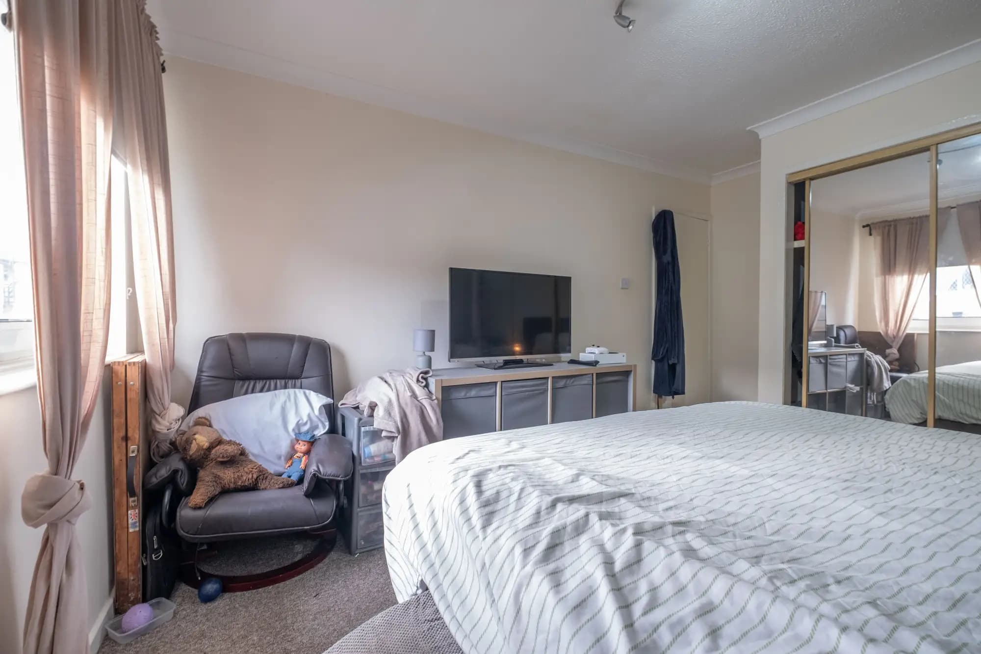 property photo 14 of 27