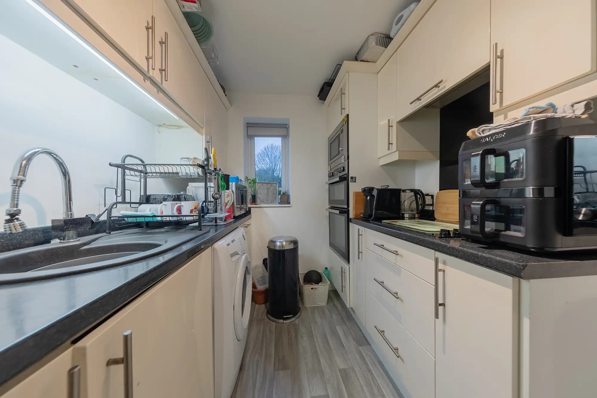 property photo 6 of 17