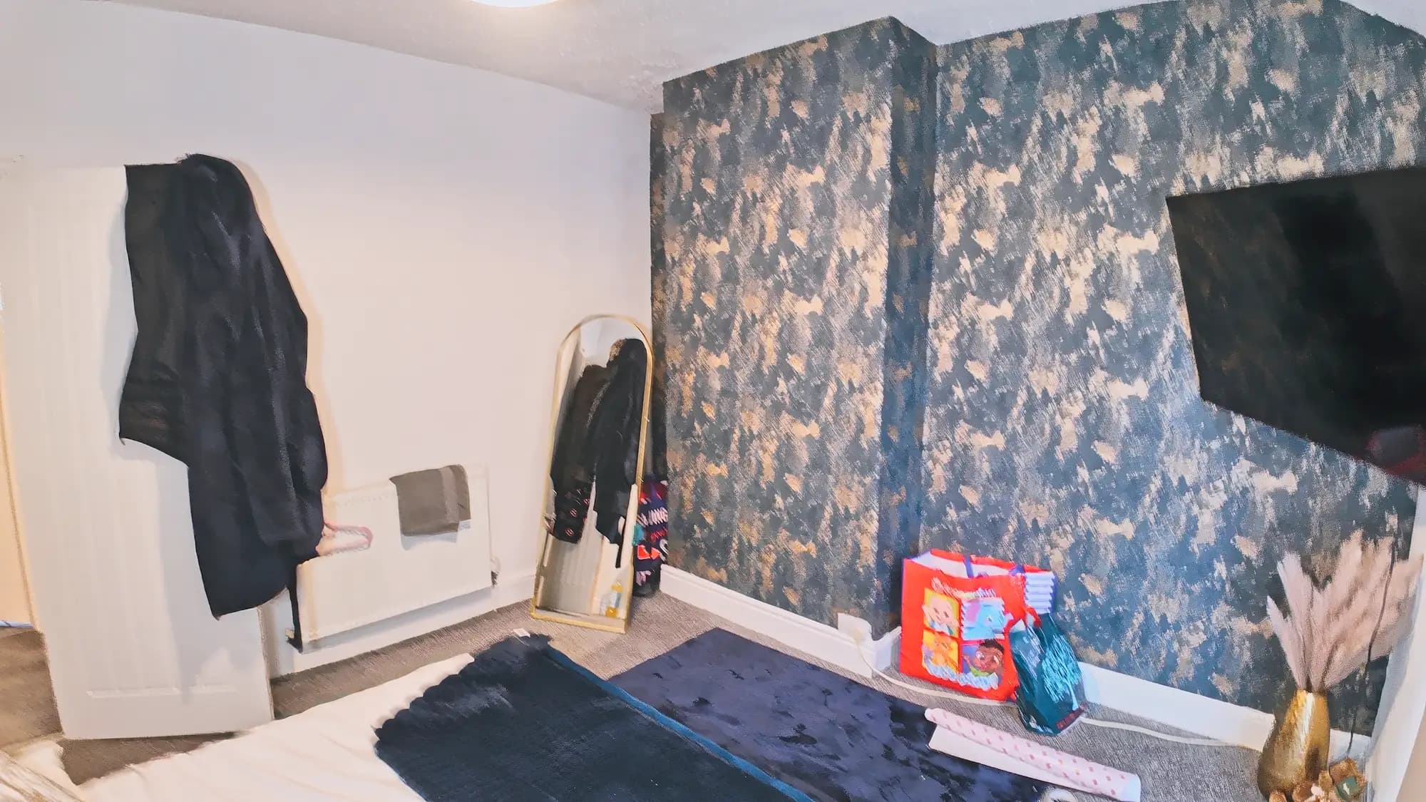 property photo 9 of 17