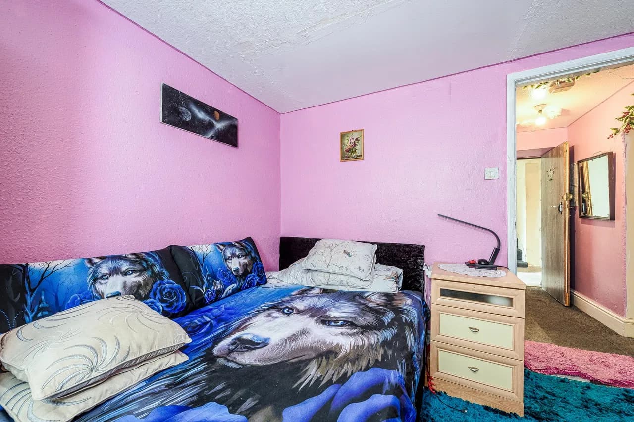 property photo 20 of 35