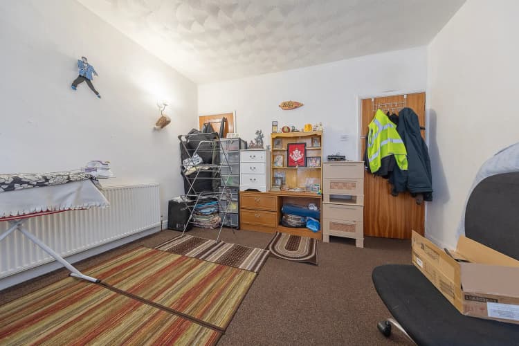 property photo 6 of 27
