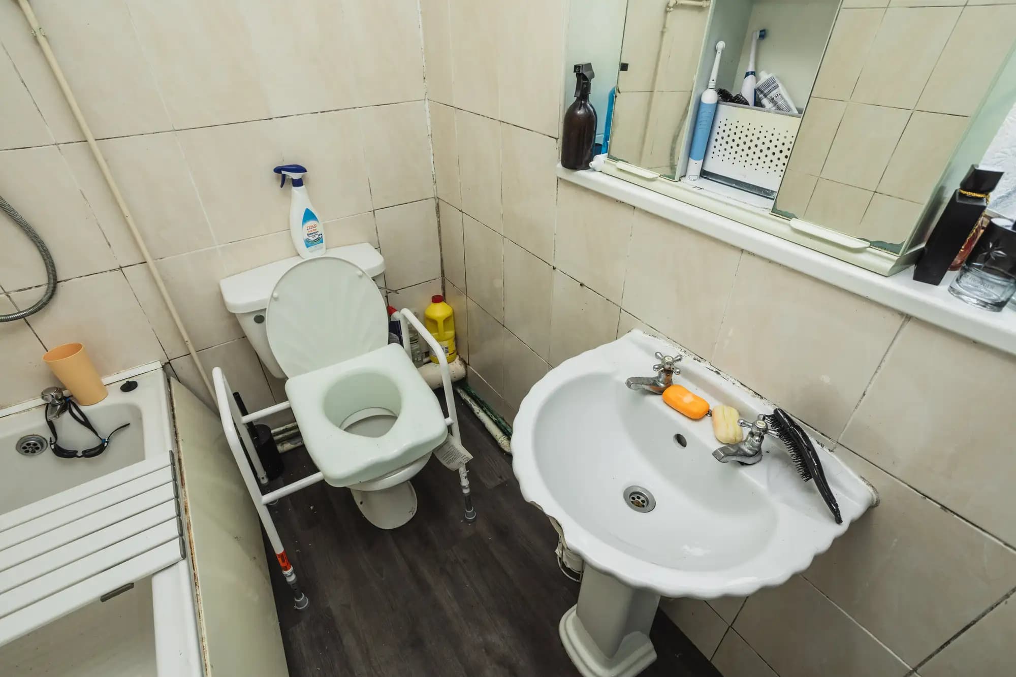 property photo 8 of 14