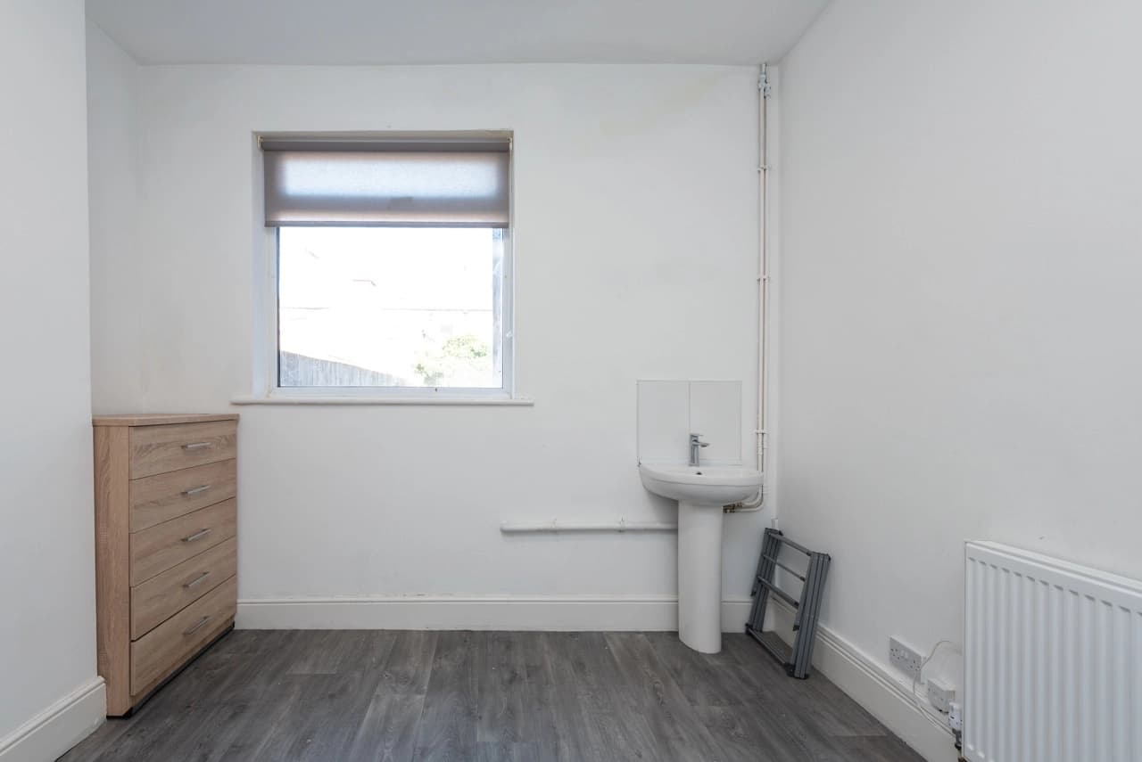 property photo 31 of 40